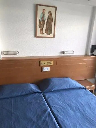 Cornelia Center Hotel