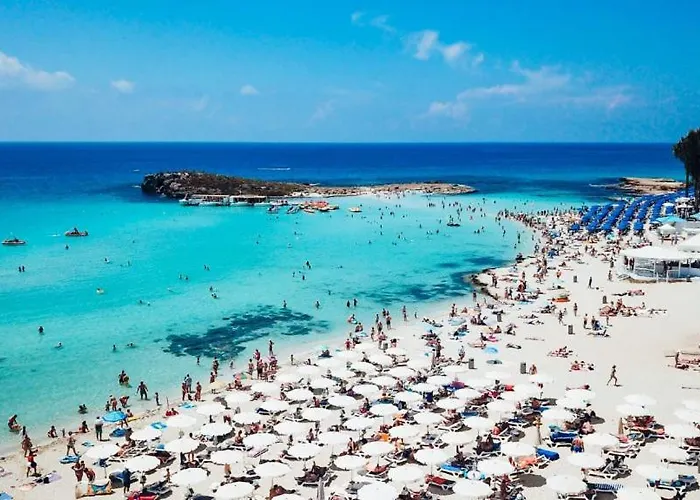 Hotel Cornelia Center *